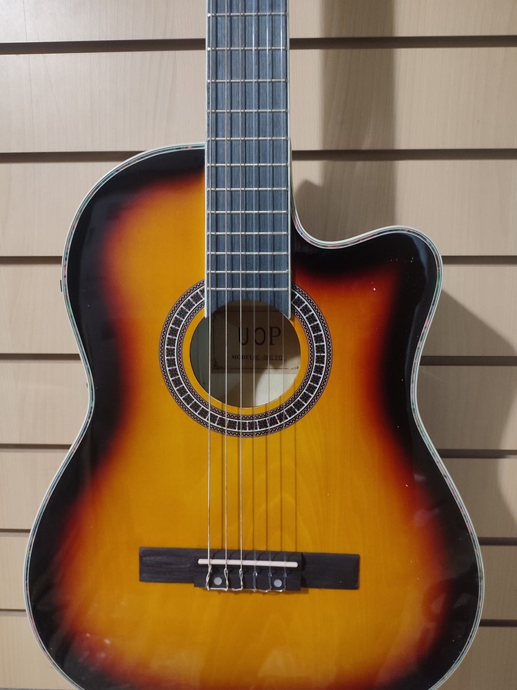 картинка Классическая гитара со звукоснимателем UOP от магазина 7 Нот Уральск