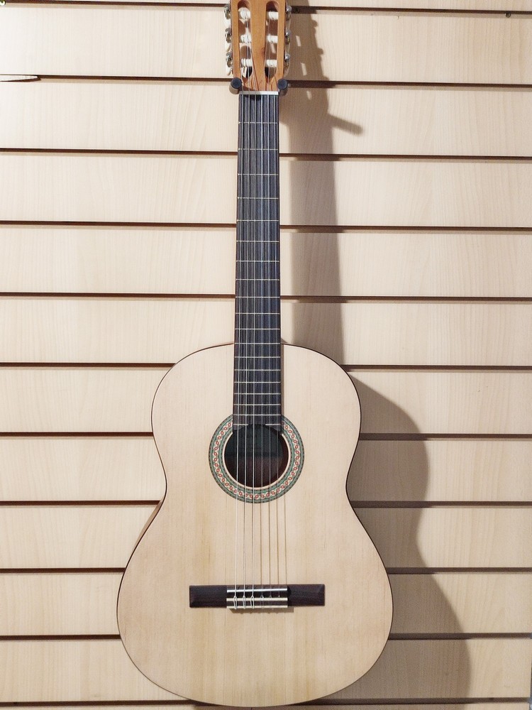 картинка Классическая гитара Yamaha С 40 М от магазина 7 Нот Уральск