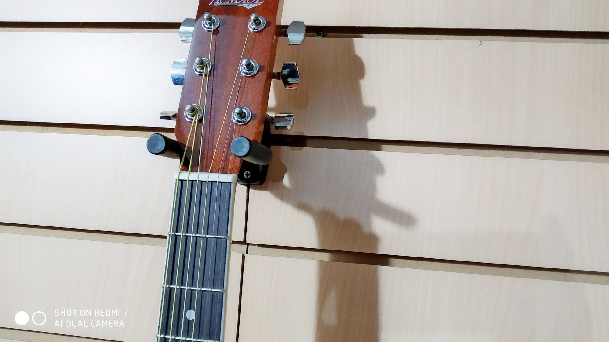 картинка Акустическая фольковая гитара с вырезом HOMAGE LF-401C-B от магазина 7 Нот Уральск