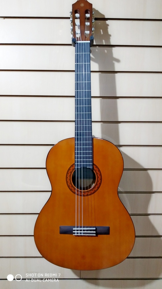 картинка Классическая гитара Yamaha с 40 от магазина 7 Нот Уральск