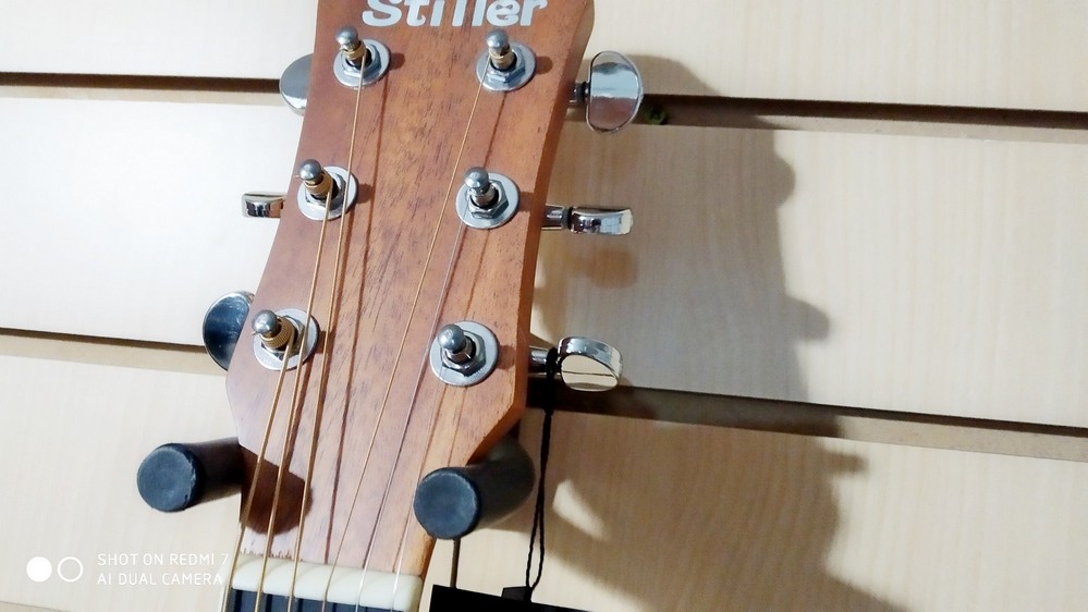 картинка акустическая гитара stiller  от магазина 7 Нот Уральск