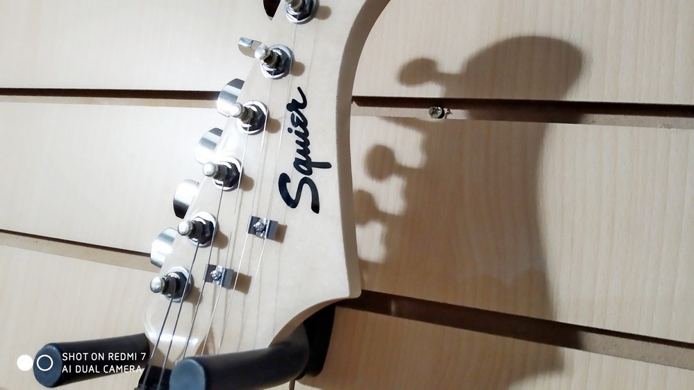 картинка Электрогитара SQUIER Stratocaster  от магазина 7 Нот Уральск