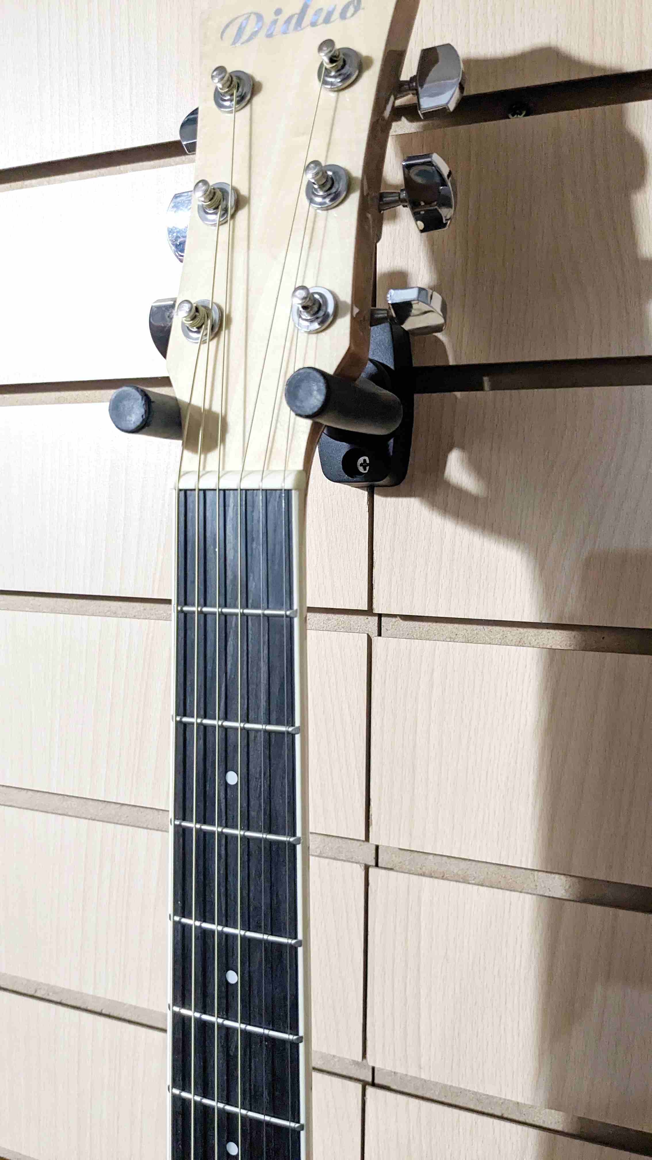 картинка Электро-акустическая гитара тонкая с вырезом  от магазина 7 Нот Уральск