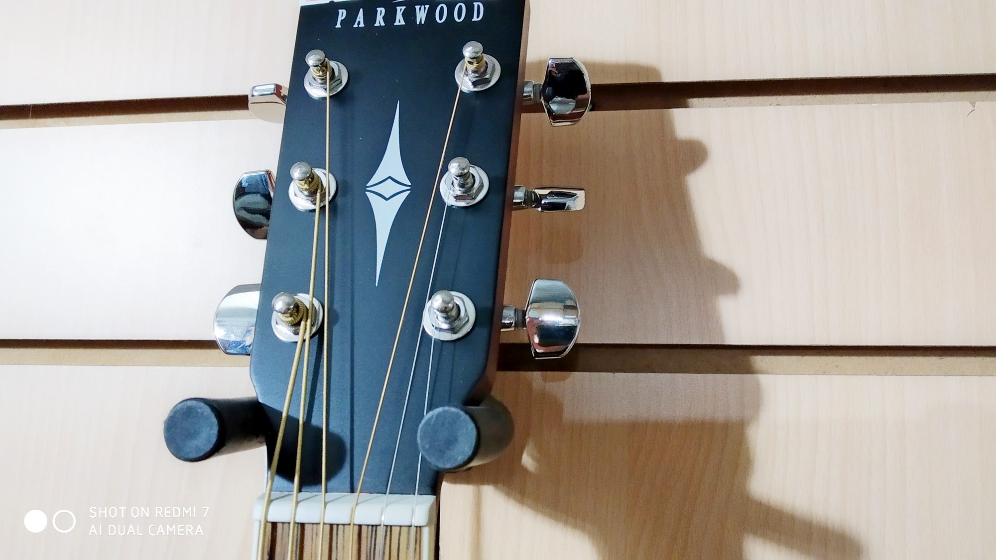картинка  Акустическая гитара с чехлом, Parkwood W81-OP от магазина 7 Нот Уральск